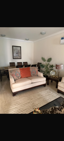 طقم كنب للبيع مع وسادات - 3