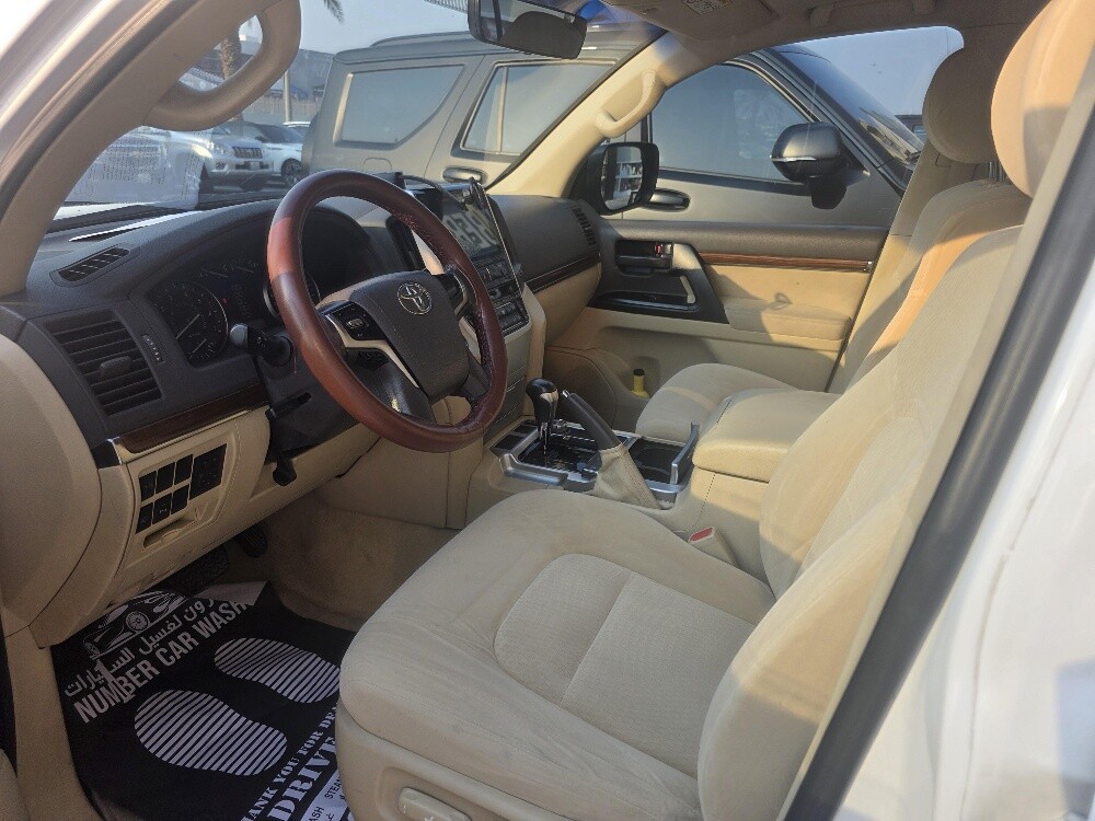 Toyota gxr v6 full option 2016 - 8