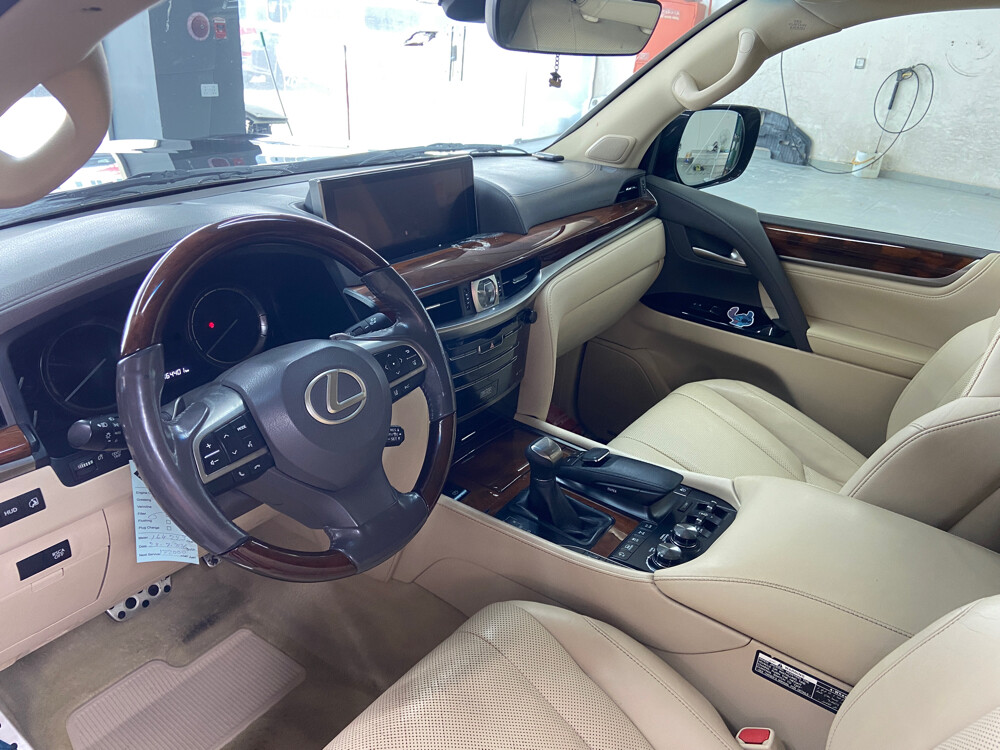 Lexus 2018 black - 7