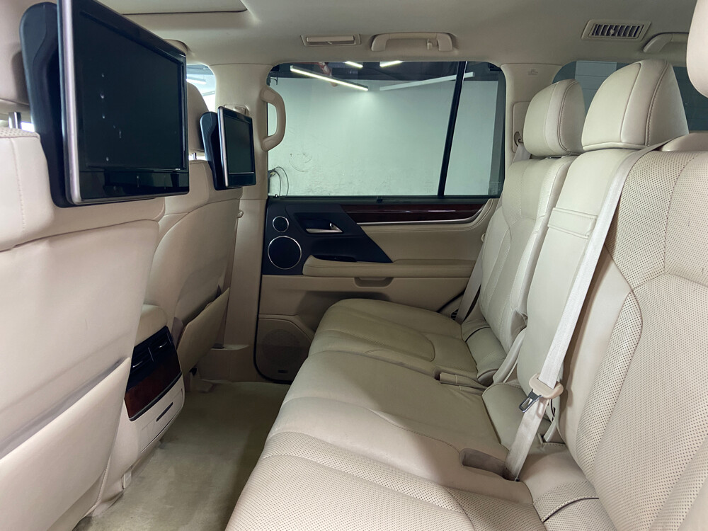Lexus 2018 black - 4