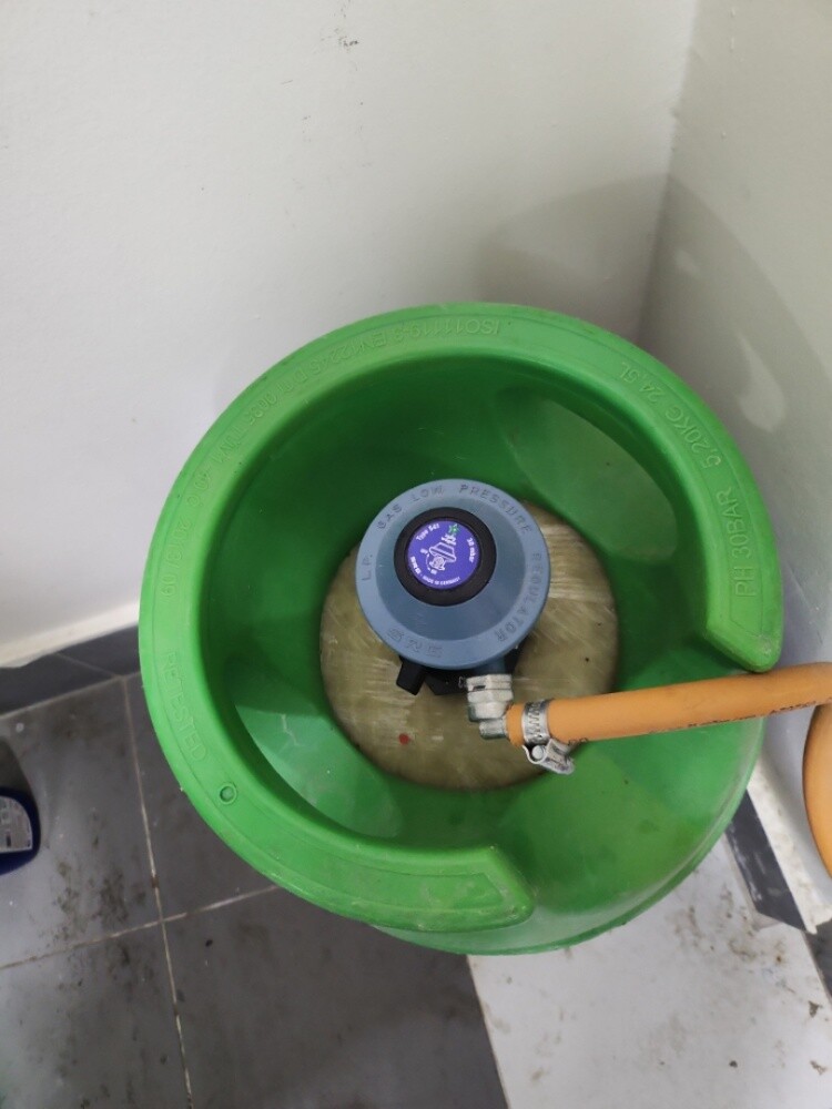 12 KG GAS CYLINDER & REGULATOR - 2