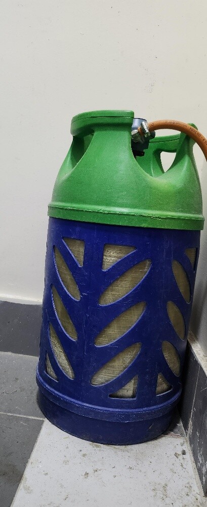 12 KG GAS CYLINDER & REGULATOR - 1
