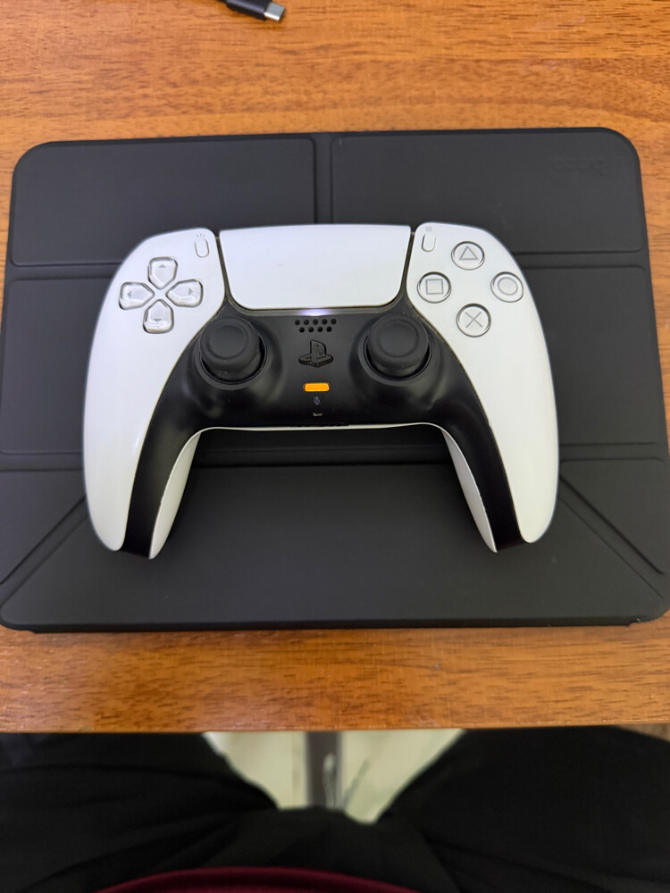 ps5 controller used  - 3