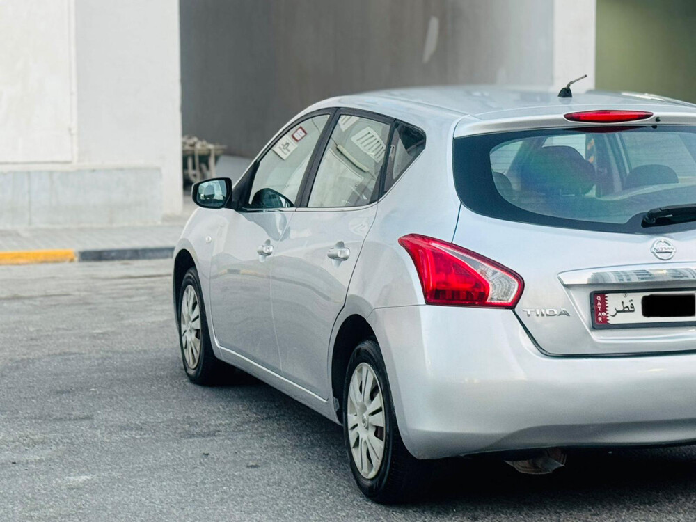 Nissan Tida hatback  - 7