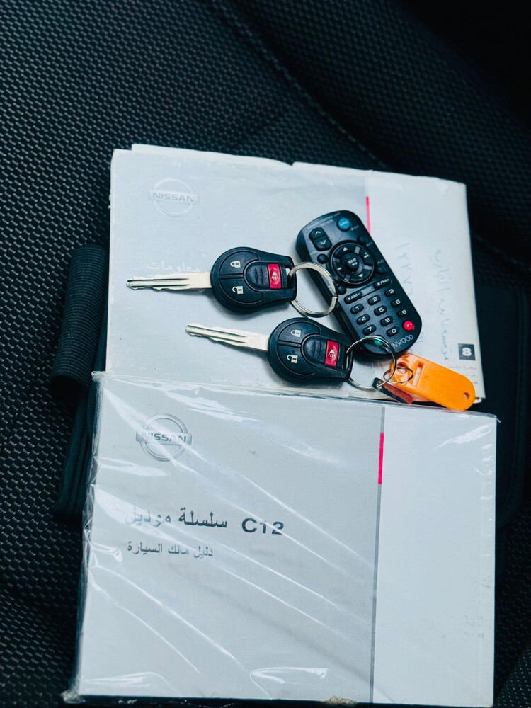 Nissan Tida hatback  - 8
