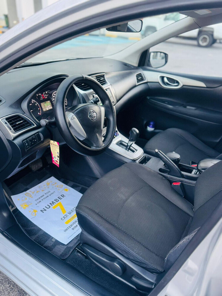 Nissan Tida hatback  - 3