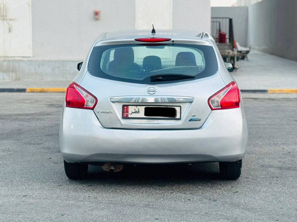 Nissan Tida hatback  - 5