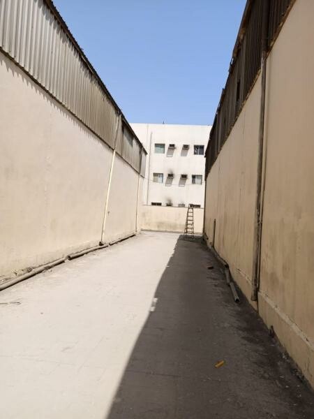 Car Garage With Rooms in Street 38 - 5