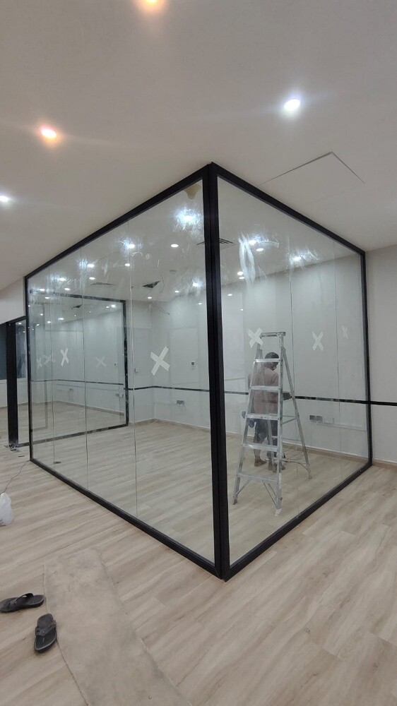 Custom-made aluminum kitchens
Cus - 15