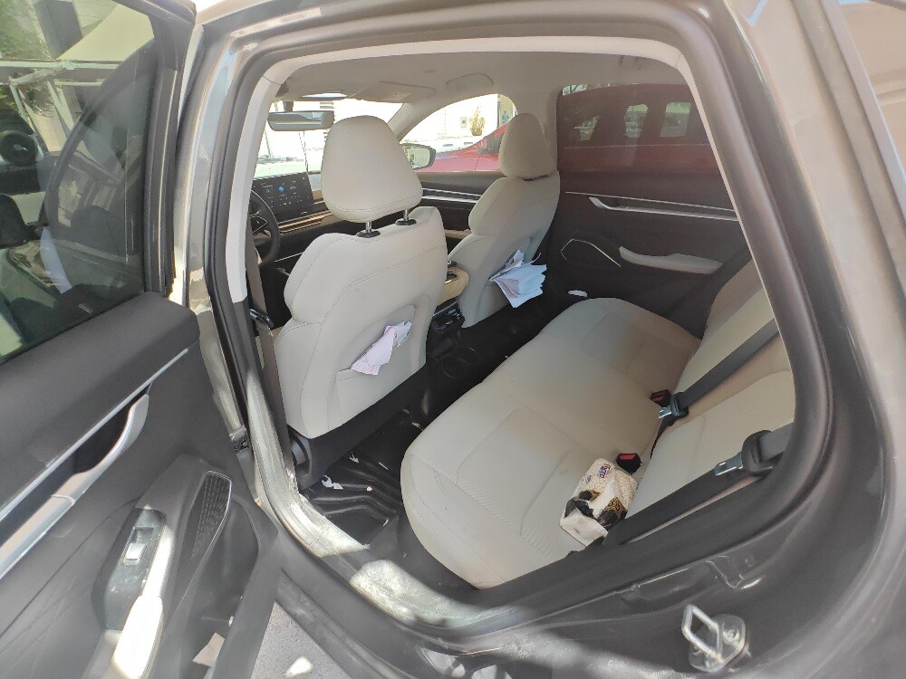geely Emgrand - 11