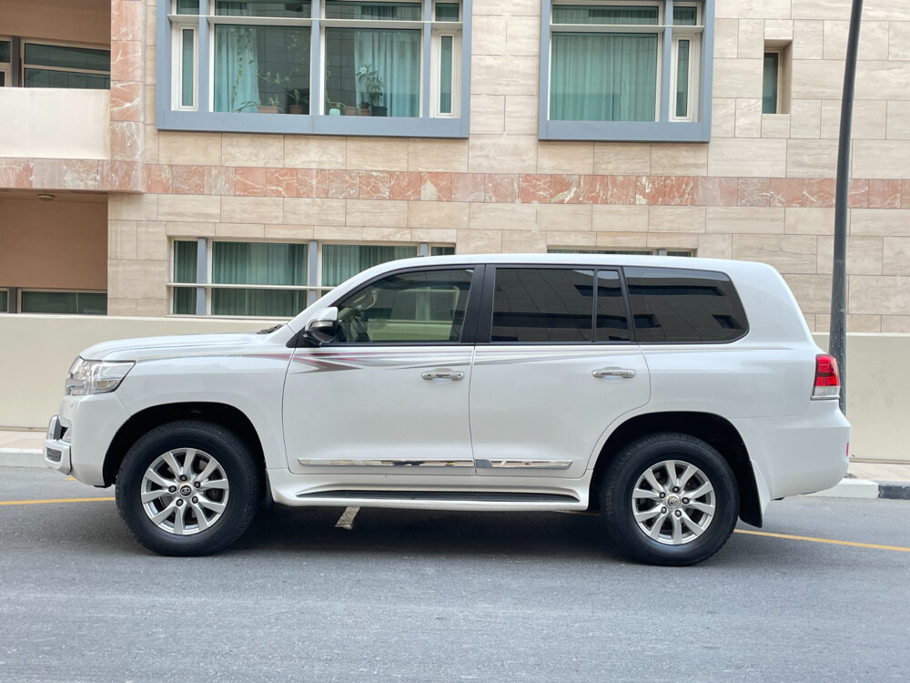 Toyota Land Cruiser 2018 GXR Grand  - 24