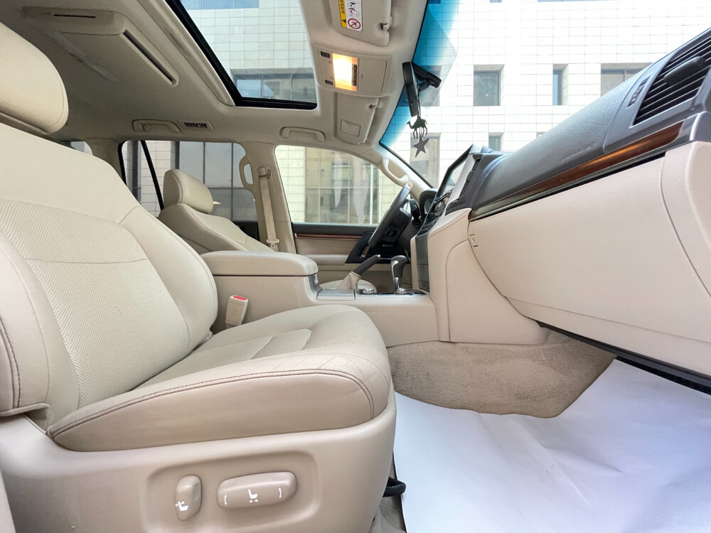 Toyota Land Cruiser 2018 GXR Grand  - 10