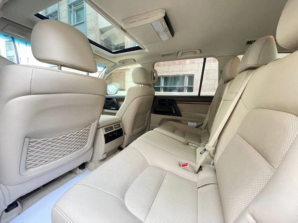 Toyota Land Cruiser 2018 GXR Grand  - 23