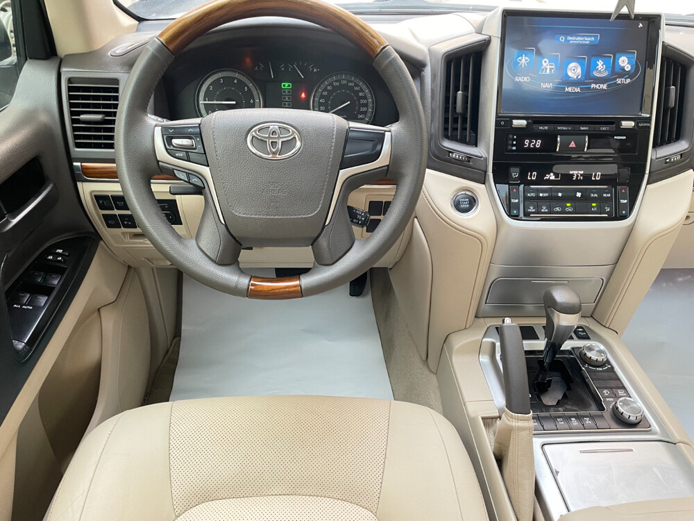 Toyota Land Cruiser 2018 GXR Grand  - 2
