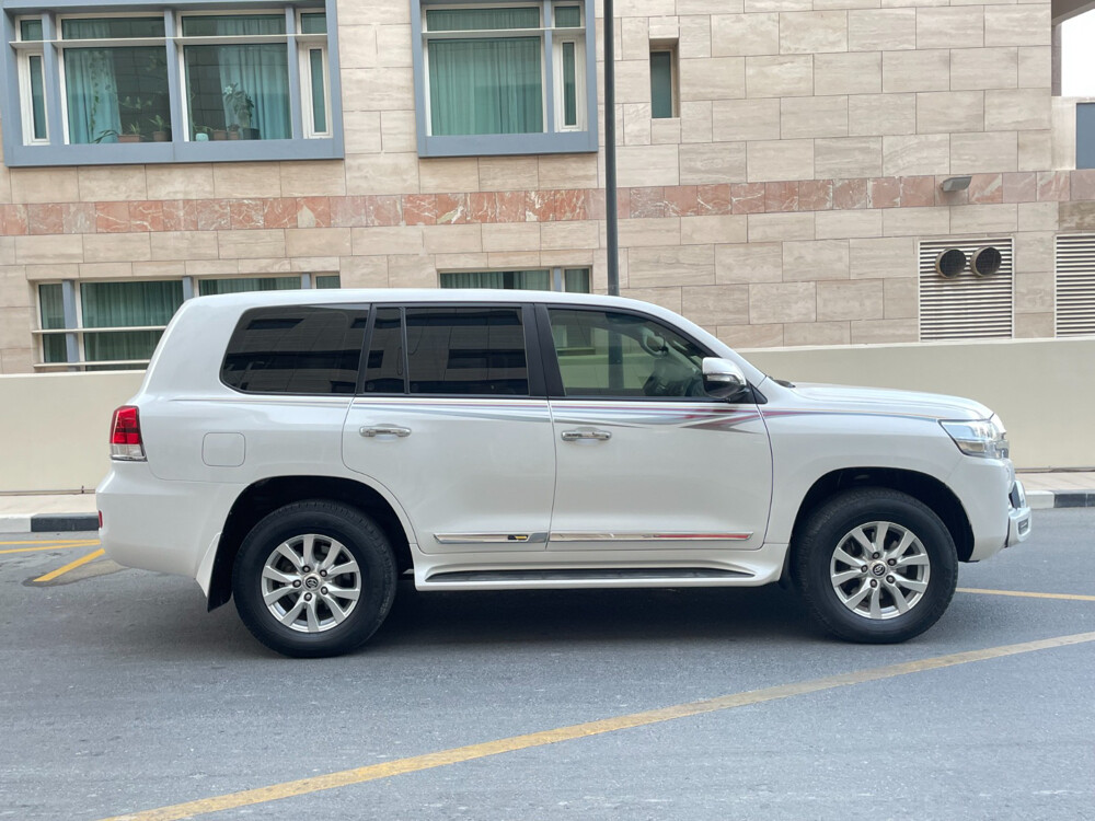 Toyota Land Cruiser 2018 GXR Grand  - 3