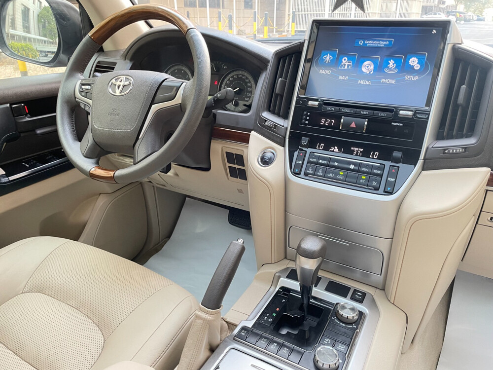 Toyota Land Cruiser 2018 GXR Grand  - 11