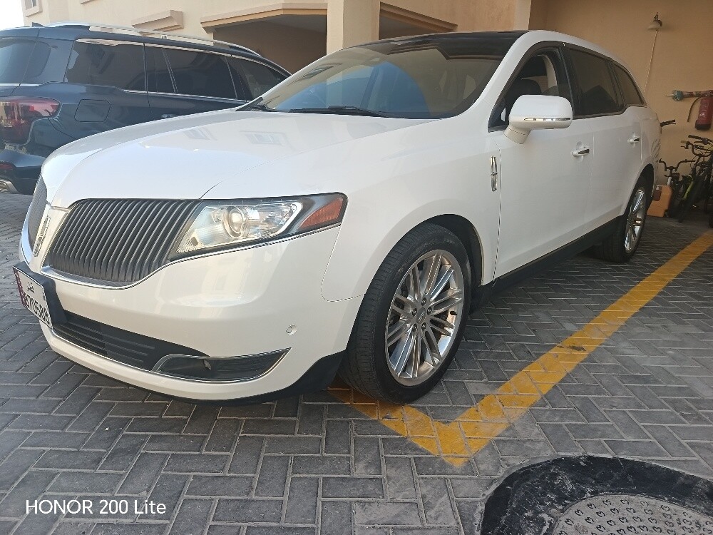 Lincoln MKT original paint - 11