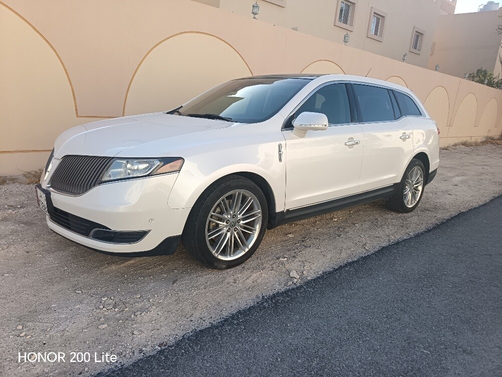 Lincoln MKT original paint - 1