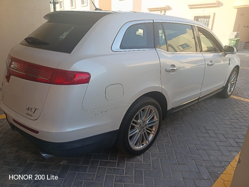 Lincoln MKT original paint - 8