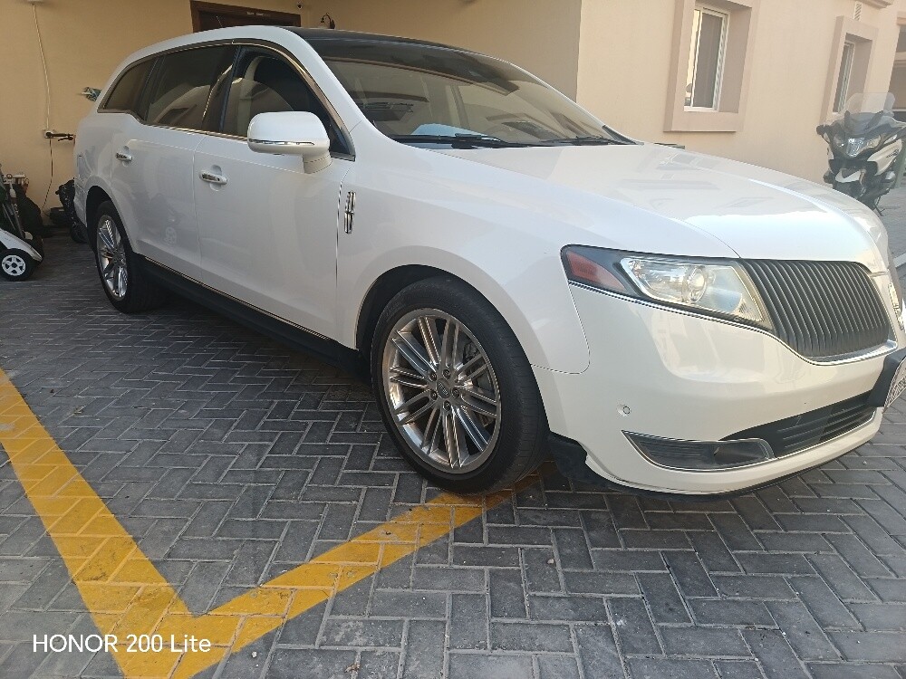 Lincoln MKT original paint - 10