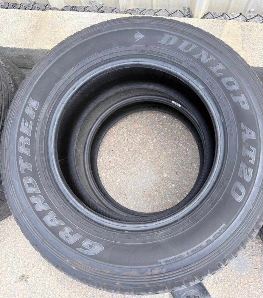 dunlop tyre 285/50 R20 - 3