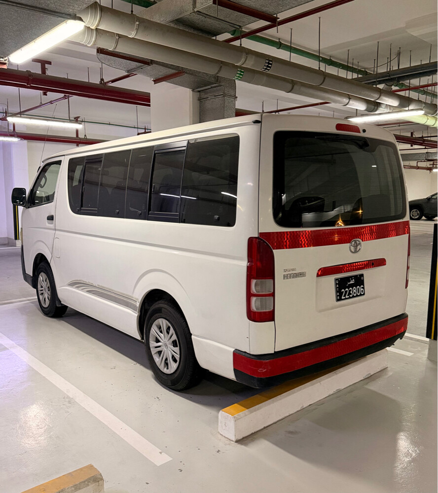 Toyota Hiace passenger 2011 - 3