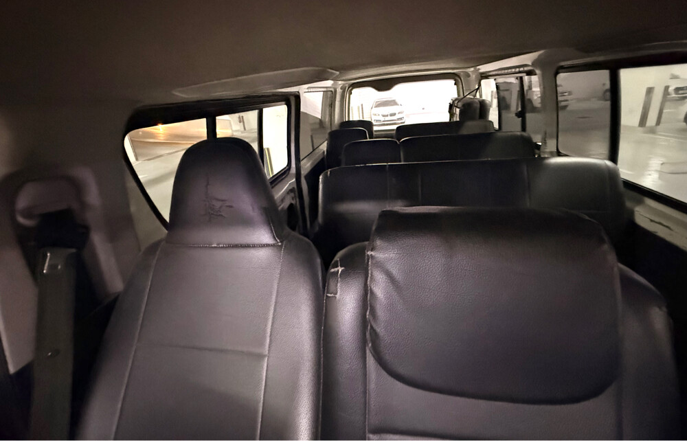 Toyota Hiace passenger 2011 - 2