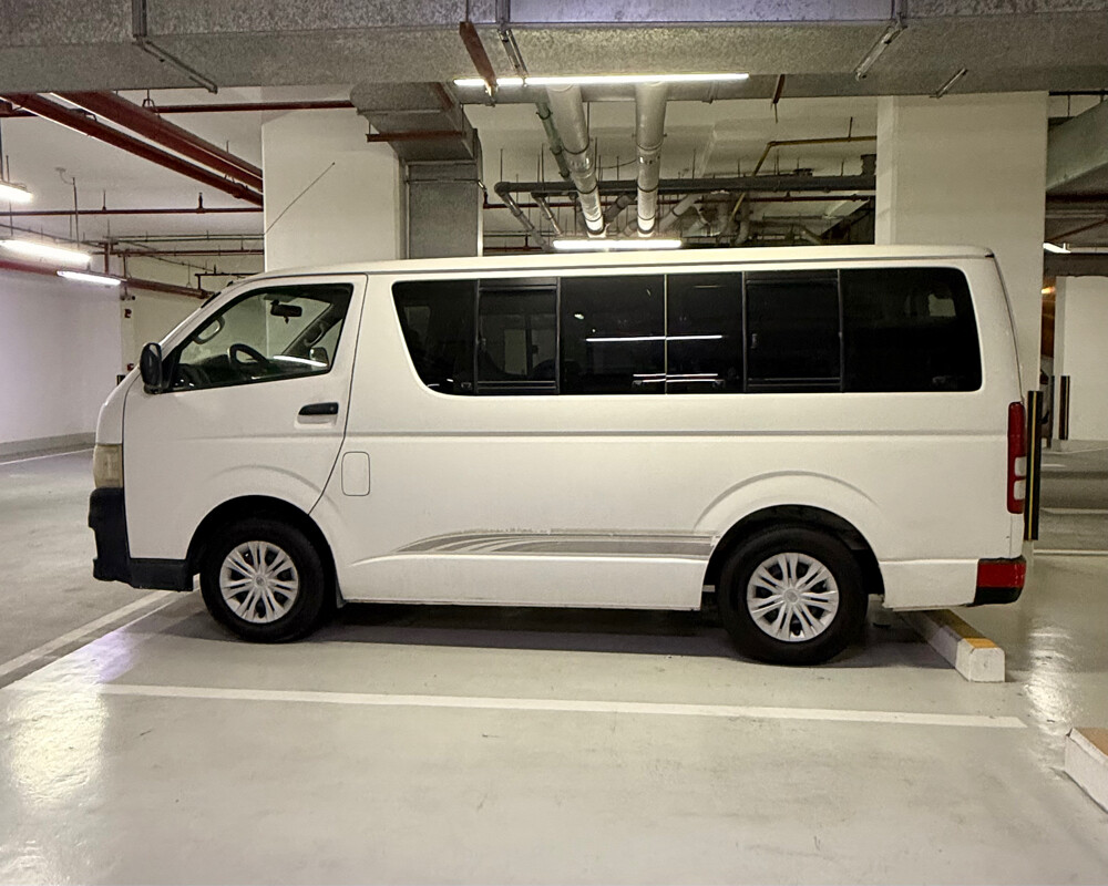Toyota Hiace passenger 2011 - 1