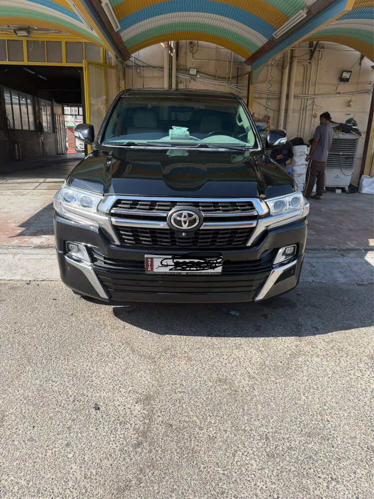 للبيع فيكسار٢٠١٠ محول٢٠٢١ اسود - 5