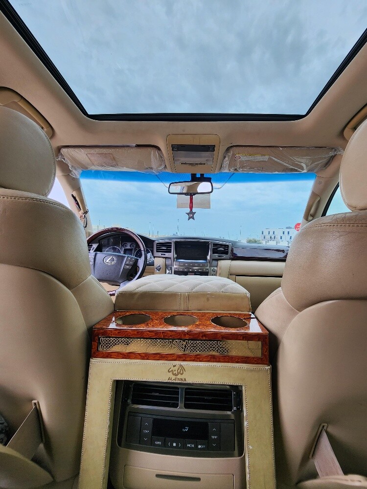 2015 Lexus 570 Converted (2009) - 4