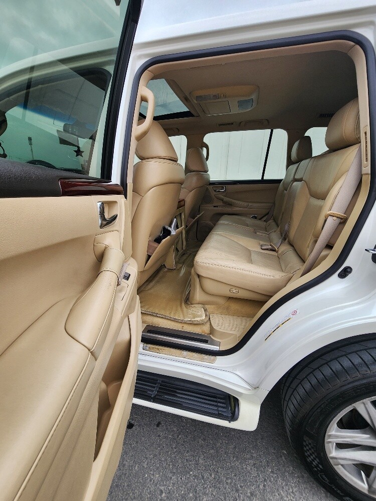 2015 Lexus 570 Converted (2009) - 3
