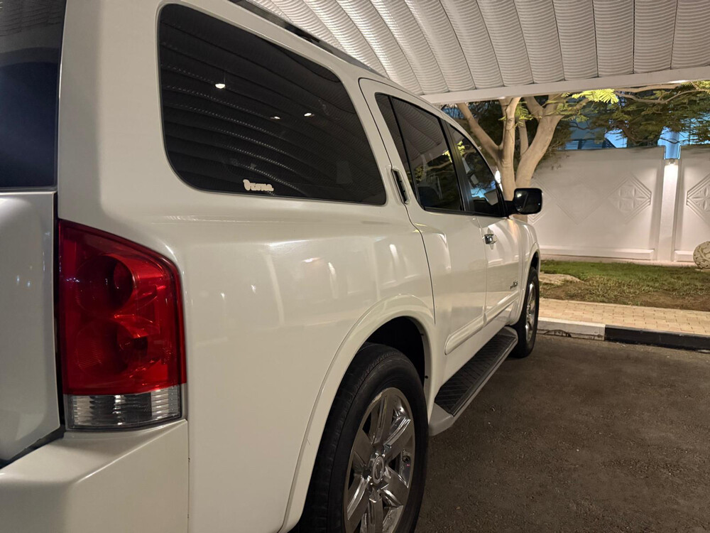 Nissan Aramada LE 2013 - 1