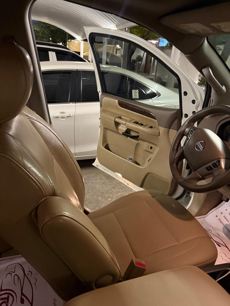 Nissan Aramada LE 2013 - 2