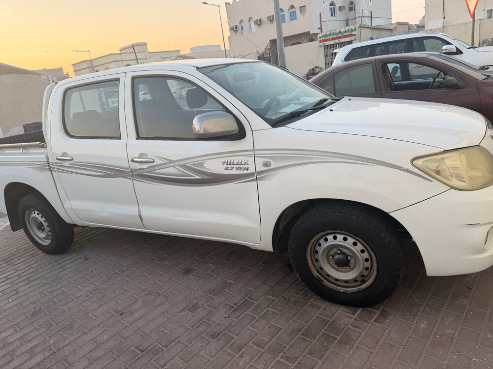 hilux Pikup 2x2 for sale automatic  - 3
