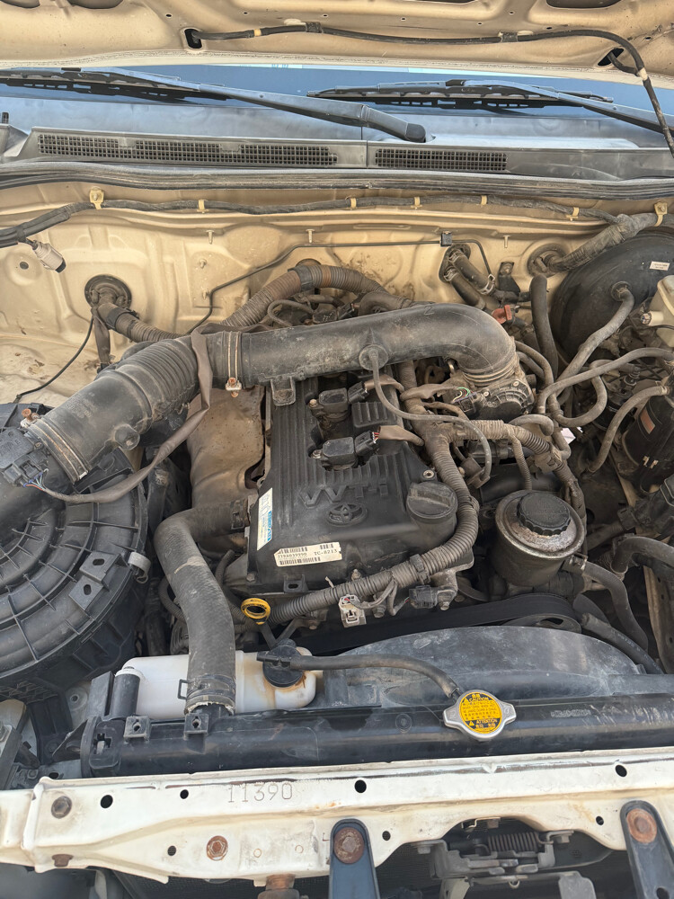 hilux Pikup 2x2 for sale automatic  - 4