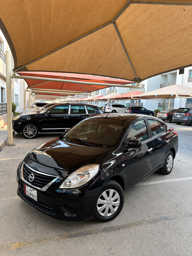 Nissan sunny - 1