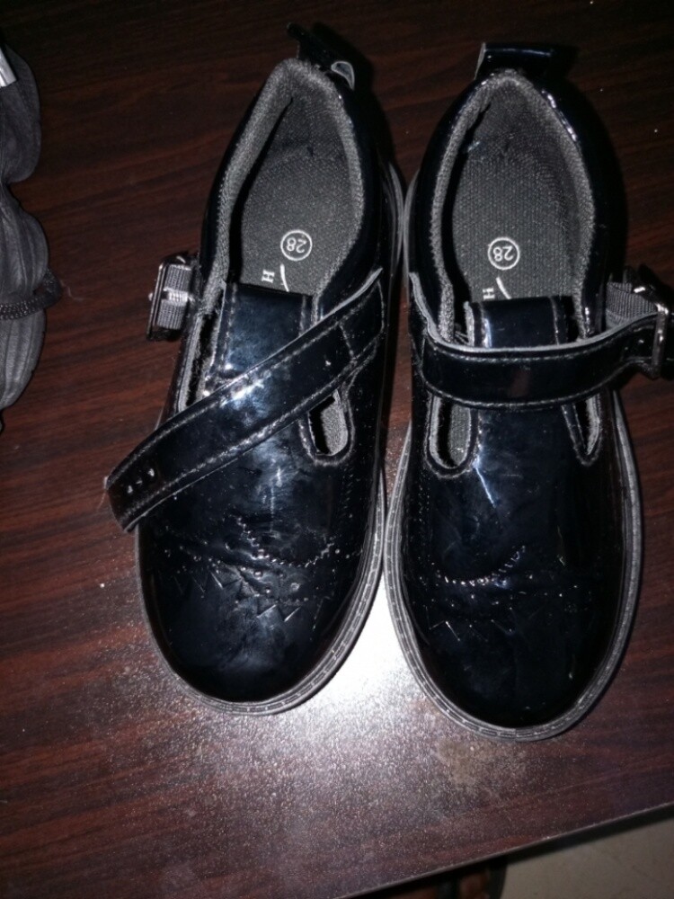 girls shoes 3 and 5yrs old.. - 1