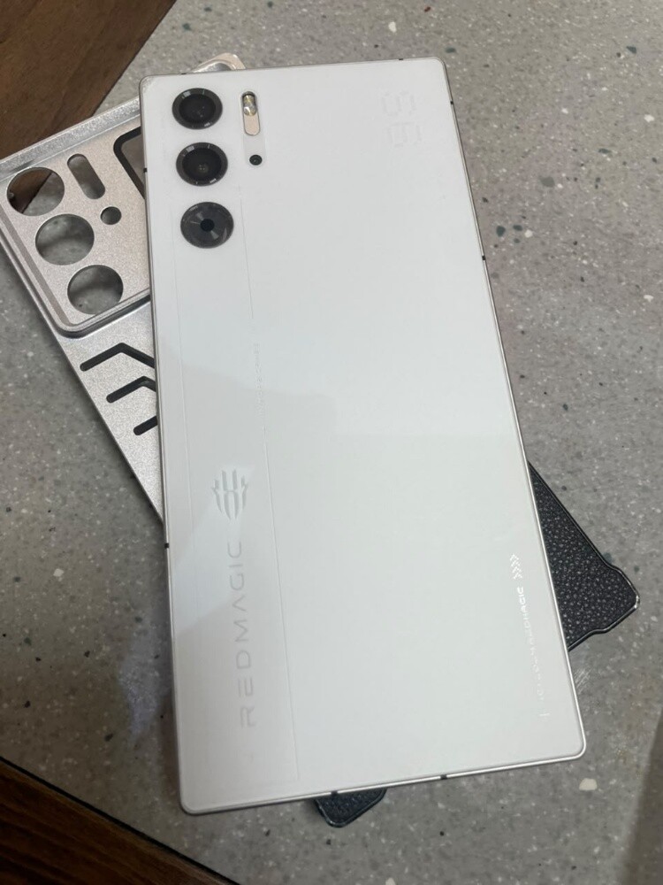 Red magic 9s pro - 3