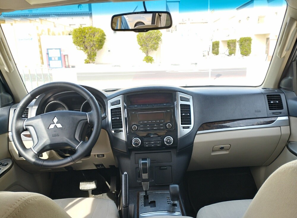 2017 PAJERO. - 8