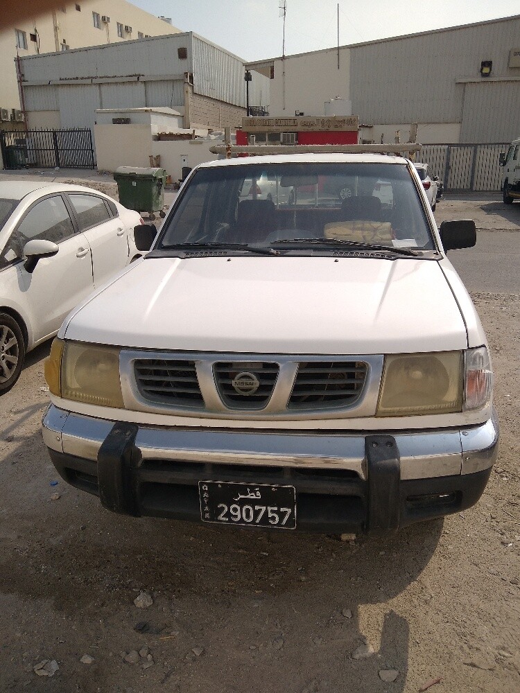 Nissan pickup - 1