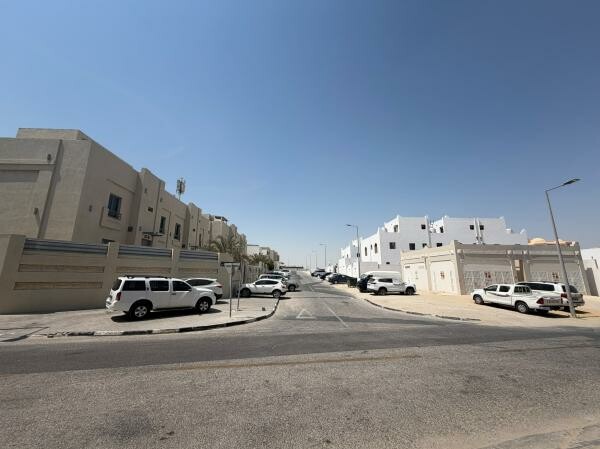 سوبرماركت للبيع في الدحيل - 12