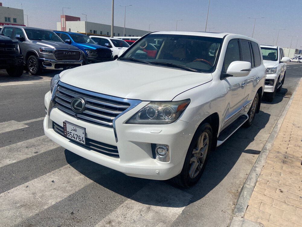 Lexus 2014 white - 2