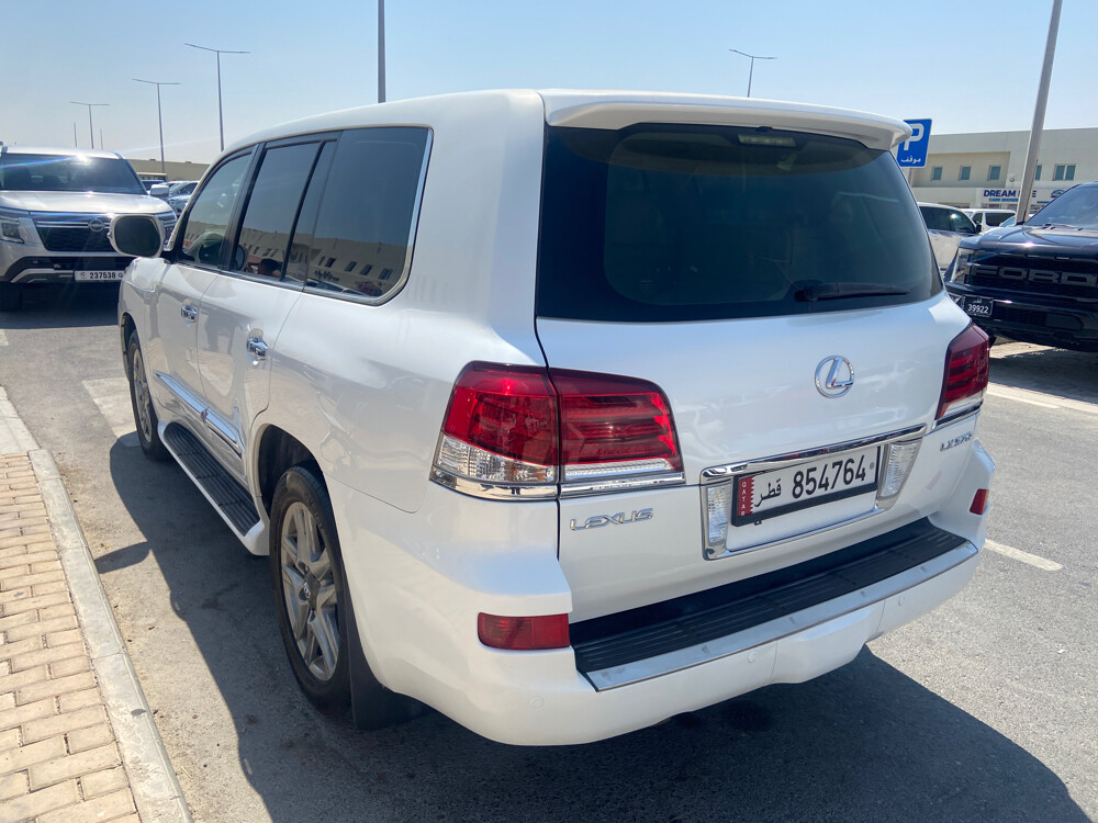 Lexus 2014 white - 3