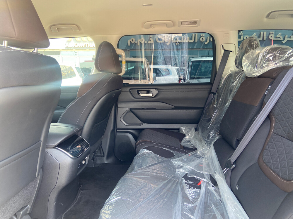 Nissan XE 2026 Silver - 7
