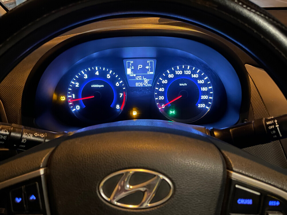 Hyundai Accent - 3