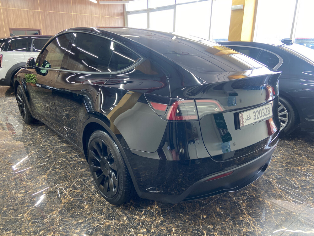 Tesla 2024 Y black - 6