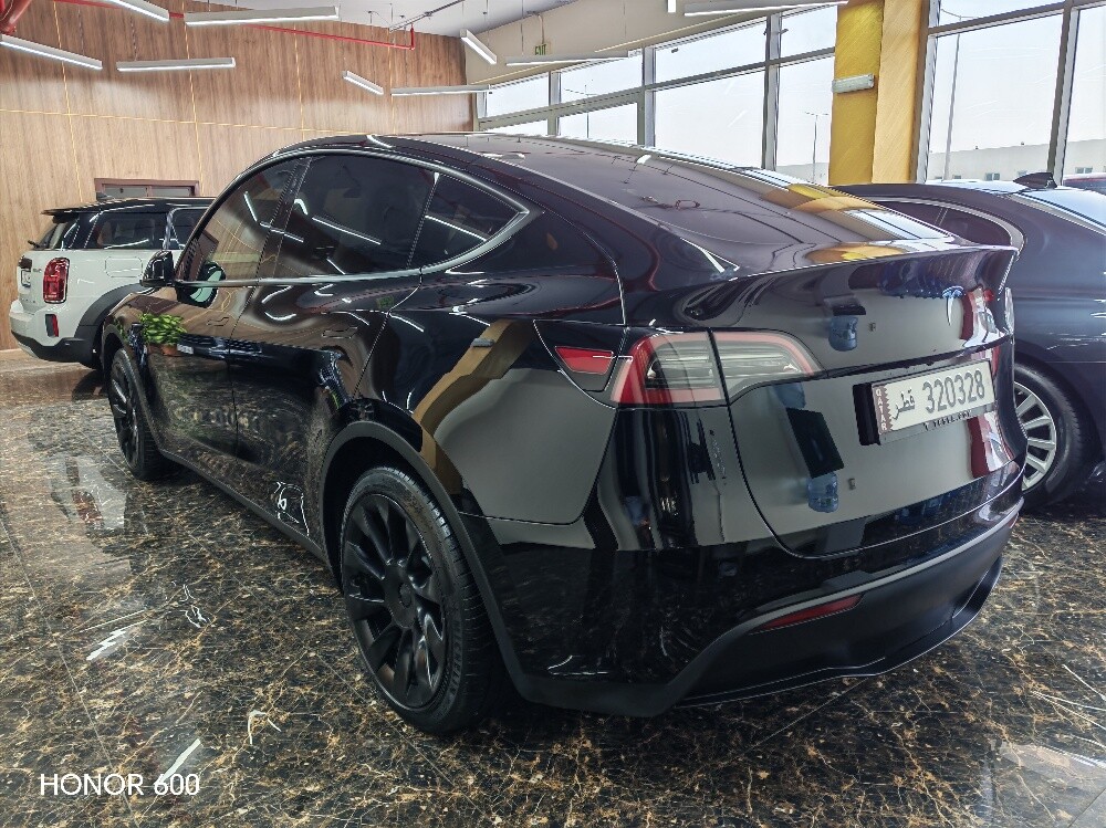 Tesla Y - 4