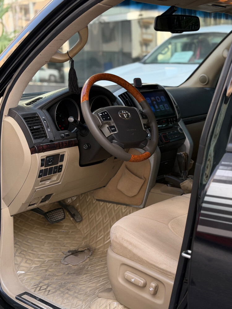 Land Cruiser VXR - 2