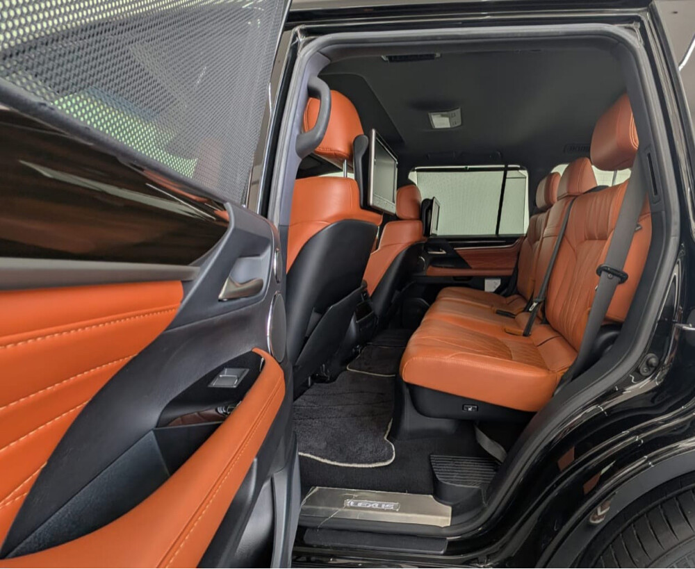 2020 Lexus LX 570 - 9