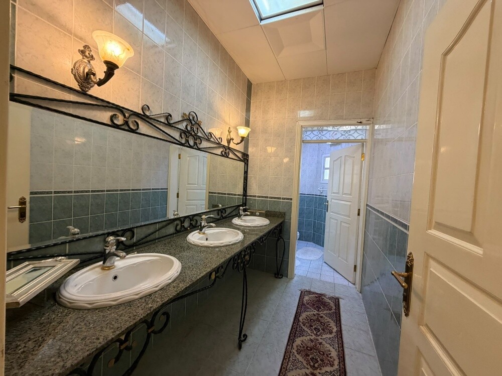 For rent excellent villa Al Duhail - 25